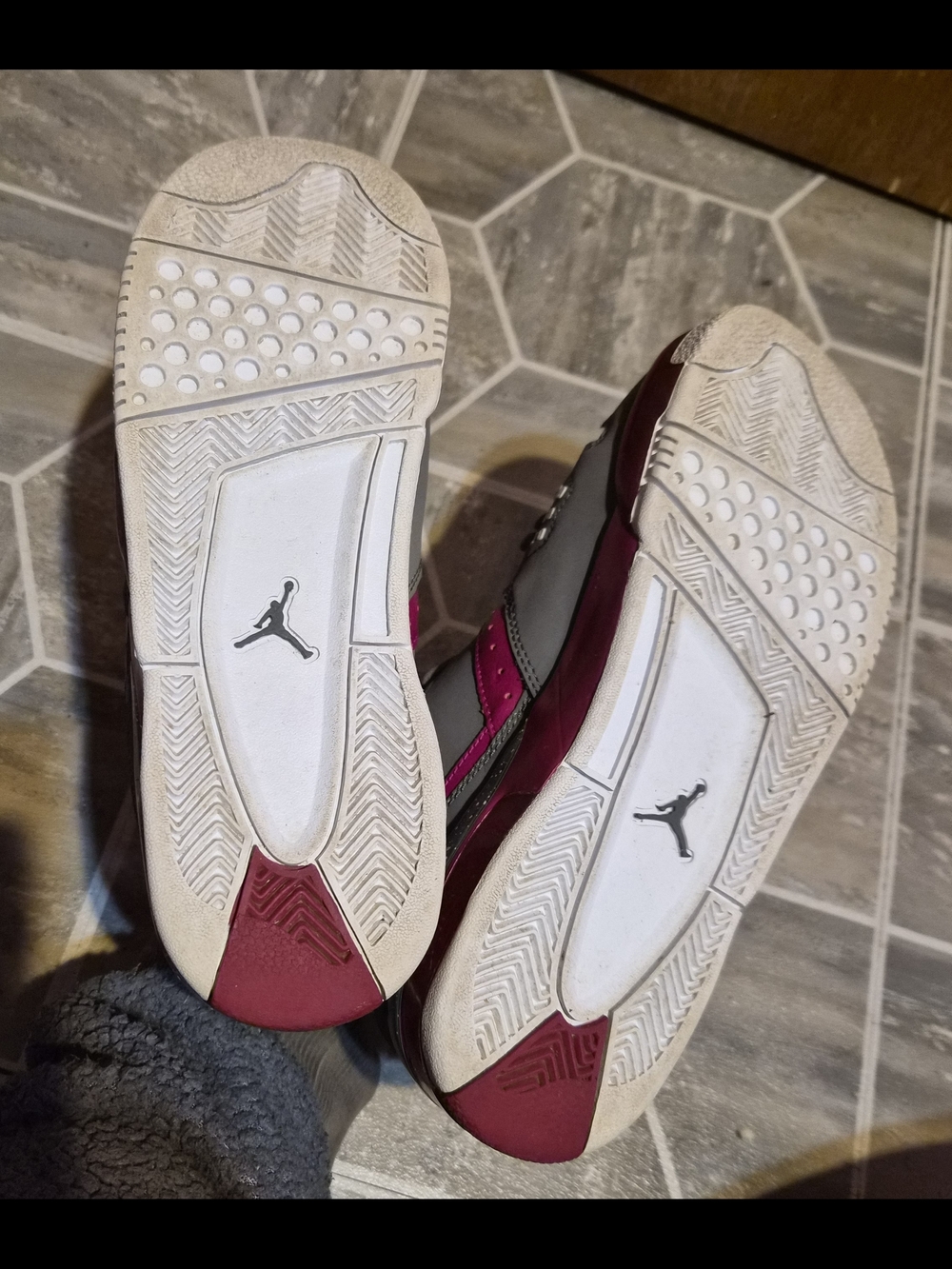 Air Jordan Style Juniors Mid Sneakers - Gray & Magenta - Picture 3 of 4